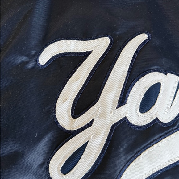 Vintage Yankees Navy Blue Bomber Jacket - Picture 13 of 13